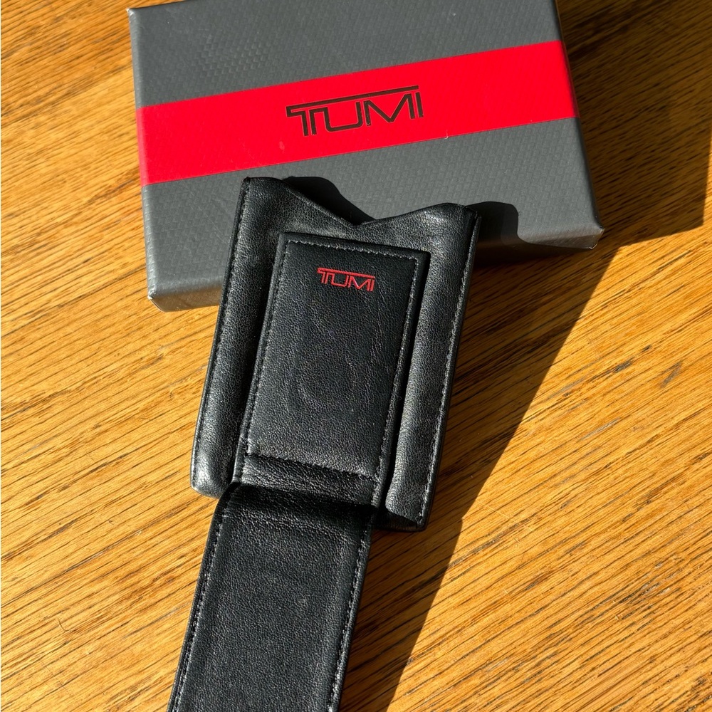 TUMI Slim Black Leather Card Case Money Clip - Picture 9 of 9